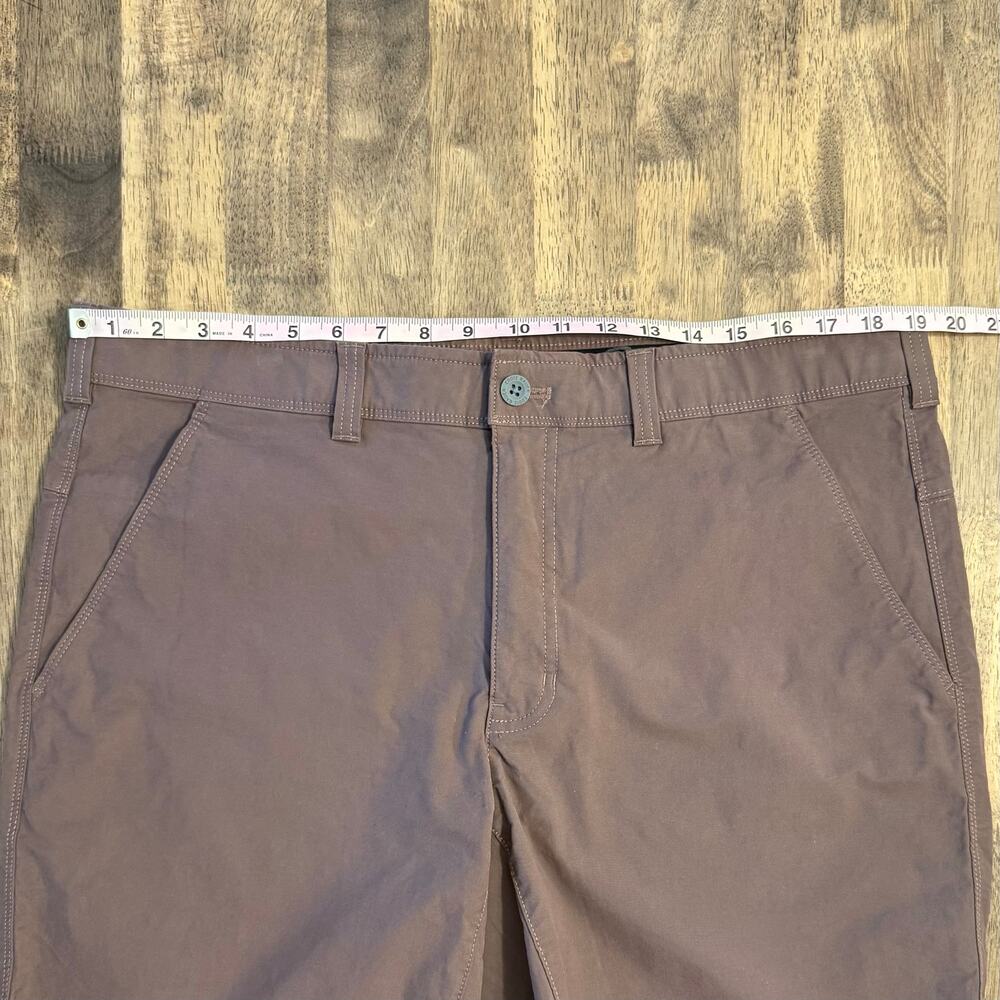 Eddie Bauer Shorts Flex Waist Zip Pocket Outdoor Hiking Golf 10” Mauve Men’s 38 - Picture 4 of 11